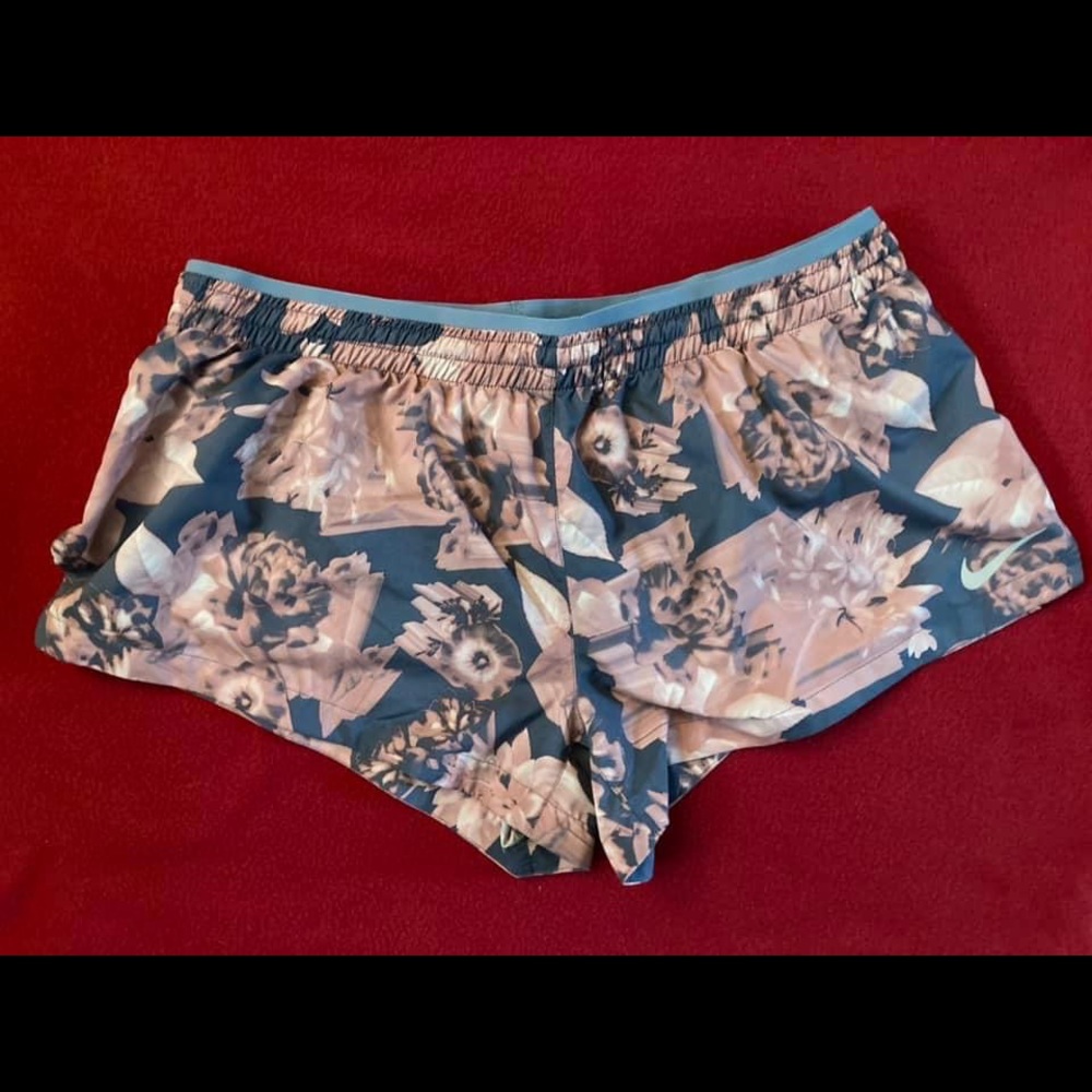 Lot of running exercise shorts size large, Nike, Janji